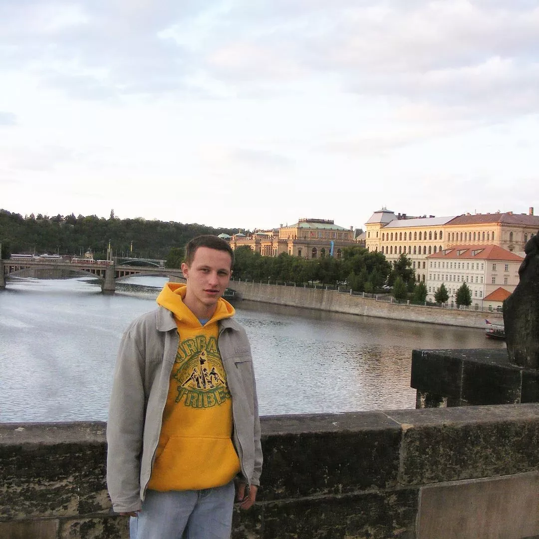 Tak wyglądał gwiazdor disco polo przed zrobieniem wielkiej kariery! Skomentowali to inni artyści m.in. Nowator i MiłyPan